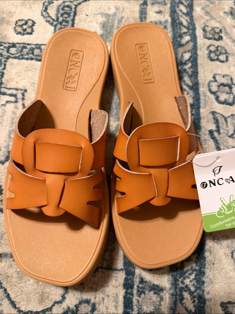 NWT women’s ONCAI sandals, flat dressy square toe summer beach slides  size 10